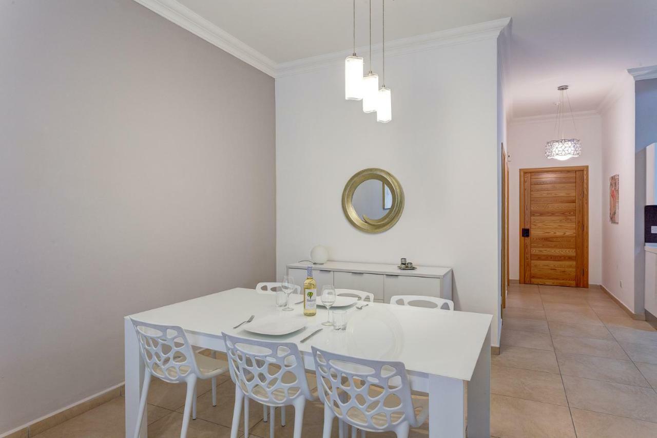 Gorgeous Apartment With Terrace In Fort Cambridge, Pool Sliema Extérieur photo