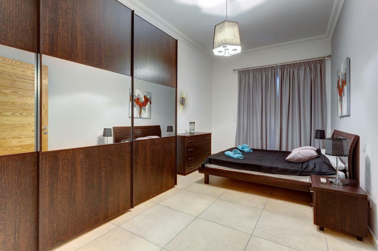 Gorgeous Apartment With Terrace In Fort Cambridge, Pool Sliema Extérieur photo